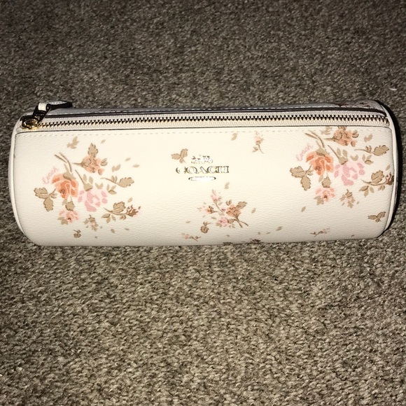 Coach Handbags - Coach cosmetic bag! Coach Handbags - Coach cosmetic bag!
